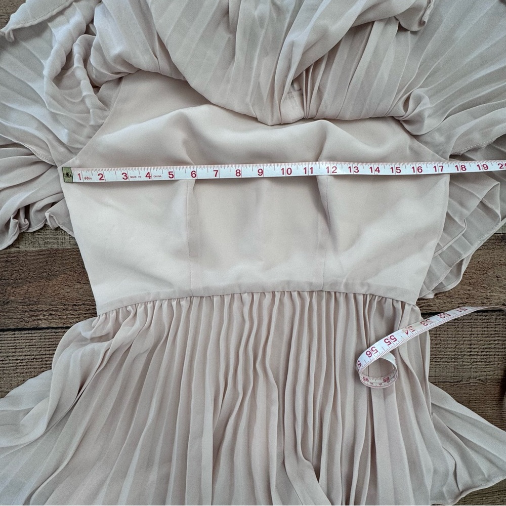 True Decadence Sleeveless Tier Occassion Dress ECRU Size LARGE NEW with TAGS - Picture 6 of 6